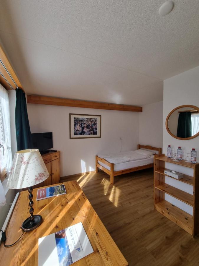 Hotel Roc Et Neige Chateau-d'Oex Esterno foto