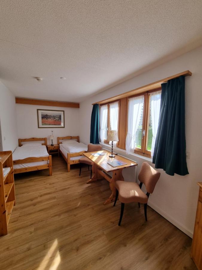 Hotel Roc Et Neige Chateau-d'Oex Esterno foto