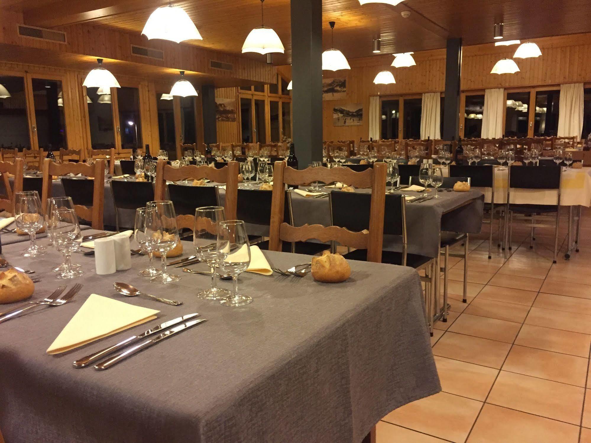 Hotel Roc Et Neige Chateau-d'Oex Esterno foto