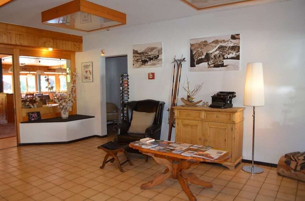 Hotel Roc Et Neige Chateau-d'Oex Esterno foto